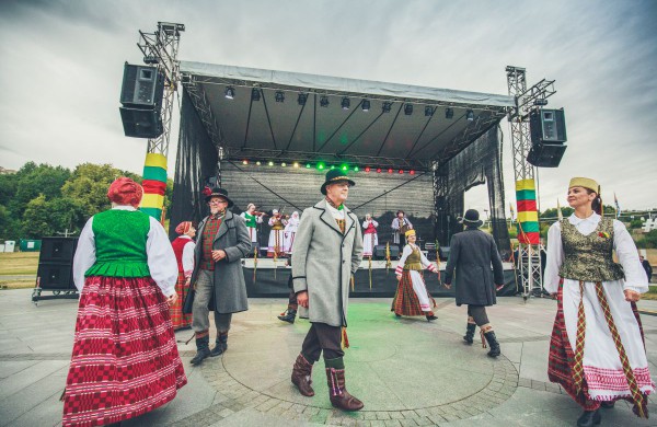 Liepos 6-ąją Jonavos Joninių slėnyje švęsta Karaliaus Mindaugo karūnavimo diena