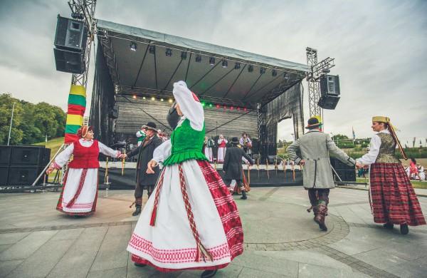 Liepos 6-ąją Jonavos Joninių slėnyje švęsta Karaliaus Mindaugo karūnavimo diena
