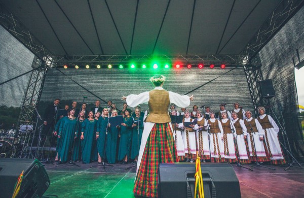 Liepos 6-ąją Jonavos Joninių slėnyje švęsta Karaliaus Mindaugo karūnavimo diena