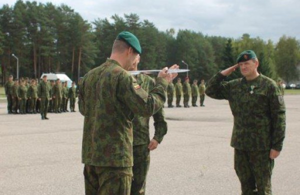 Didžiojo Lietuvos etmono Jonušo Radvilos mokomajame pulke pasikeitė vadai