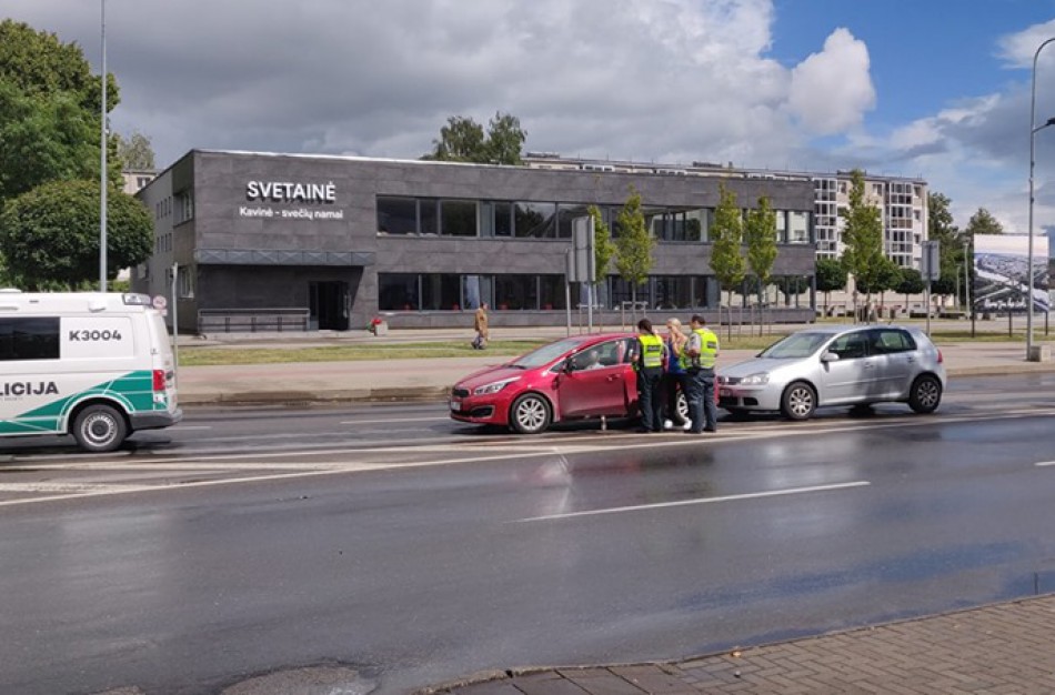 Per avariją nukentėjo dviejų metų neturinti mergaitė
