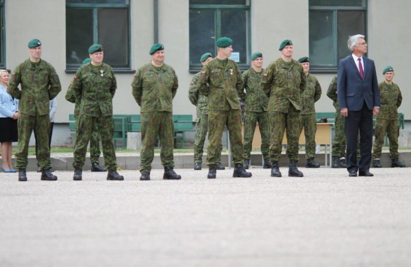 Didžiojo Lietuvos etmono Jonušo Radvilos mokomajame pulke pasikeitė vadai