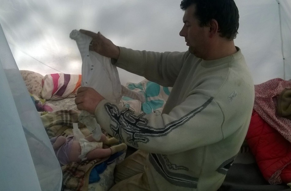 Į mišką atsikraustė gyventi su vaikais, mažiausiam – trys mėnesiai