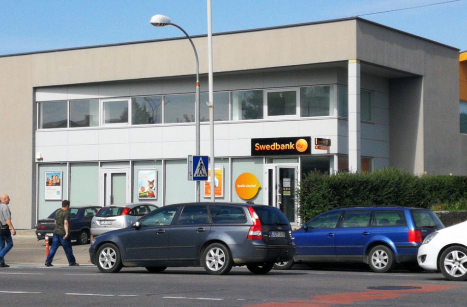 ,,Swedbank" įspėja: sukčiai naudojasi banko vardu