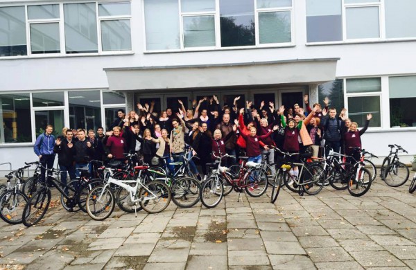 Į gimnaziją – be automobilių