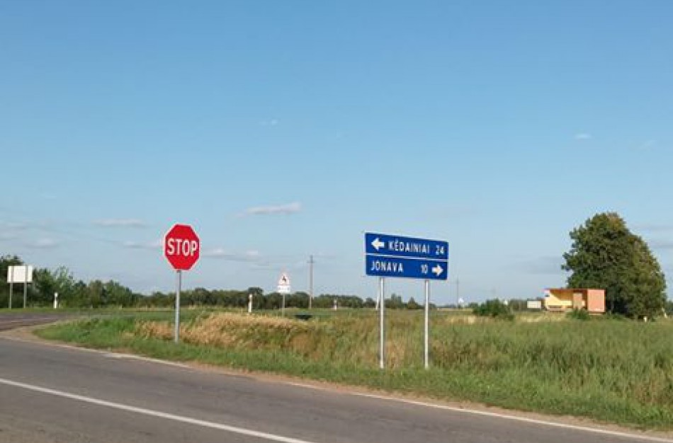 Besikartojančios avarijos priminė senus planus: ar žiedinė sankryža ,,sutramdytų“ neatsakingus vairuotojus?