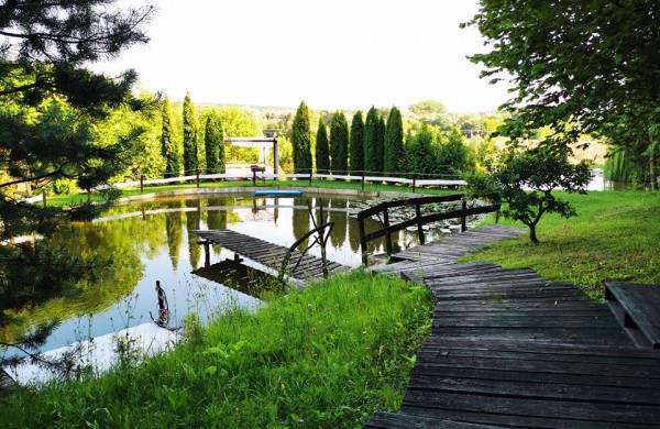 Kiekvieną dieną savo sodybą puoselėjantys vyndariai:,,norint sukurti kažką gražaus, turėti daug pinigų nėra būtina"