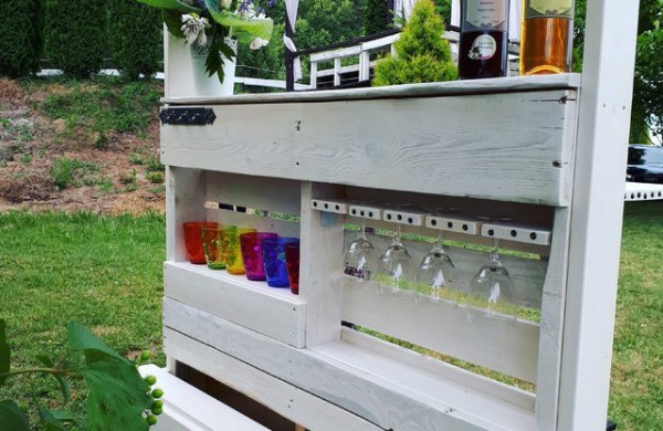 Kiekvieną dieną savo sodybą puoselėjantys vyndariai:,,norint sukurti kažką gražaus, turėti daug pinigų nėra būtina"