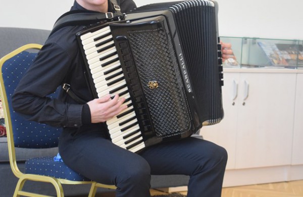 Bibliotekos dovana Jonavai - klasikinės muzikos ir poezijos popietė