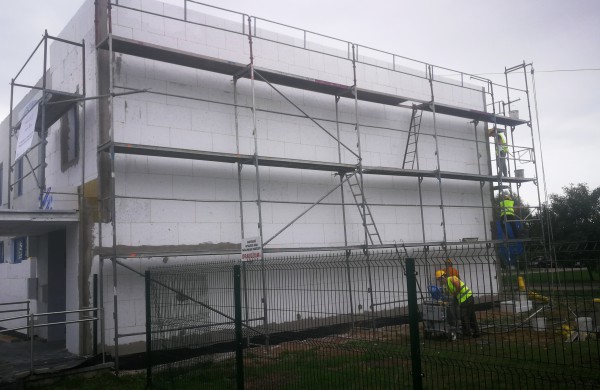 Pradėtas bendrovės „Jonavos vandenys“ pastato atnaujinimas