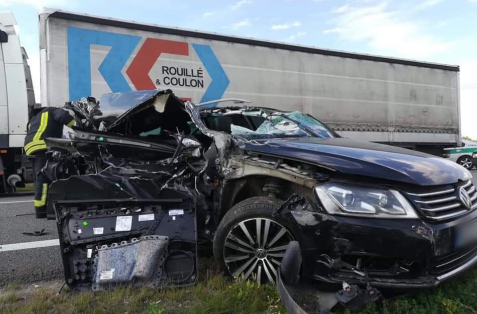 Kelyje Ukmergė  - Jonava susidūrė krovininis ir lengvasis automobiliai