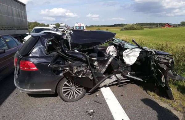 Kelyje Ukmergė  - Jonava susidūrė krovininis ir lengvasis automobiliai