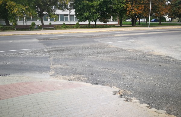 Jonavietė apie J.Basanavičiaus gatvę: Ne asfaltas, o parodija