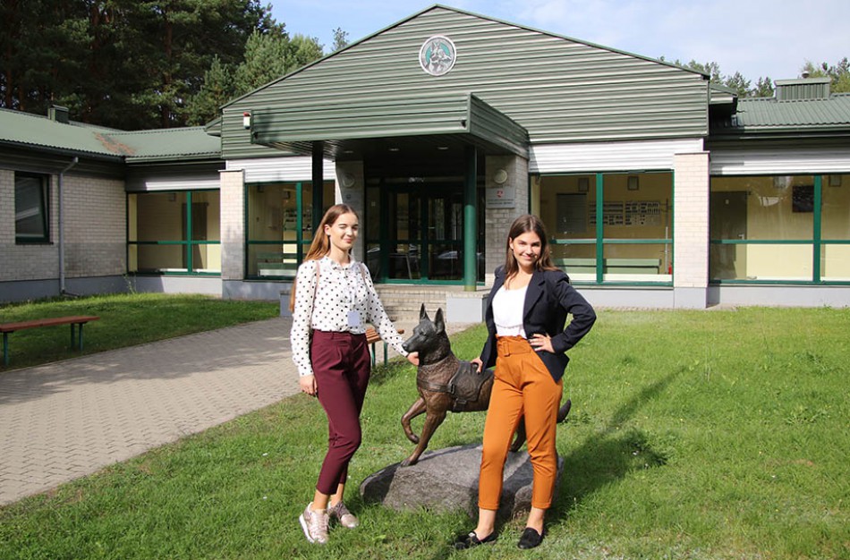 VSAT padaliniuose viešėjo projekto "Moksleiviai - į vyriausybę" dalyvės