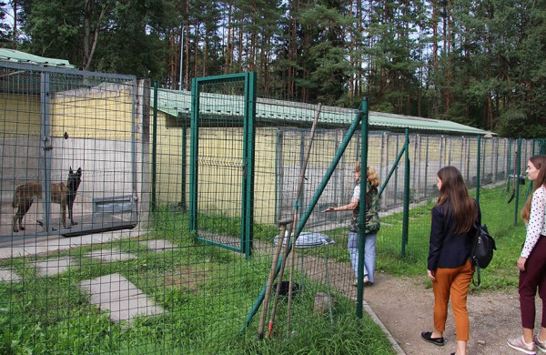 VSAT padaliniuose viešėjo projekto "Moksleiviai - į vyriausybę" dalyvės