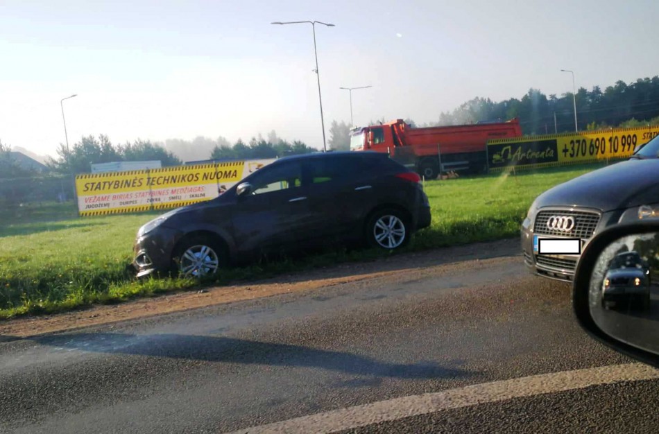 Jonavoje eismo įvykių nemažėja – šiandien net dvi rytinės avarijos