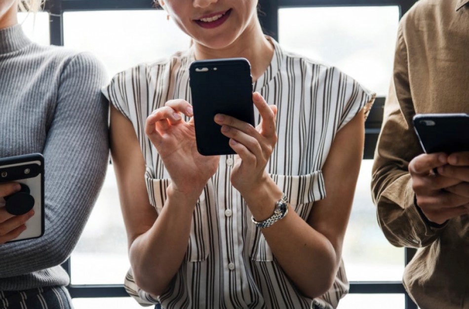 Pagalba metantiems rūkyti prieinama ir telefonu