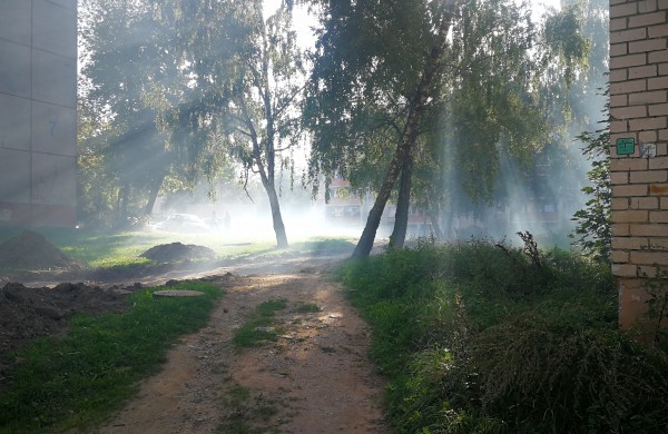Du gaisrai apleistame name „paskandino“ Ruklą dūmuose