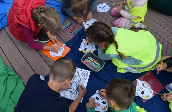 Jonavos viešosios bibliotekos Knygų terasoje – skaitymų ciklas „Vasara su knyga“