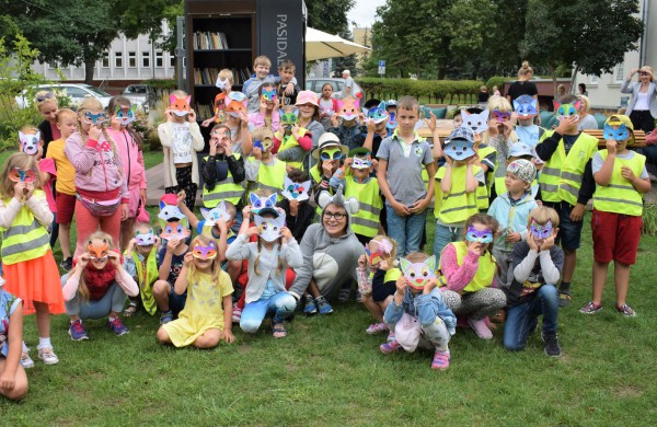 Jonavos viešosios bibliotekos Knygų terasoje – skaitymų ciklas „Vasara su knyga“
