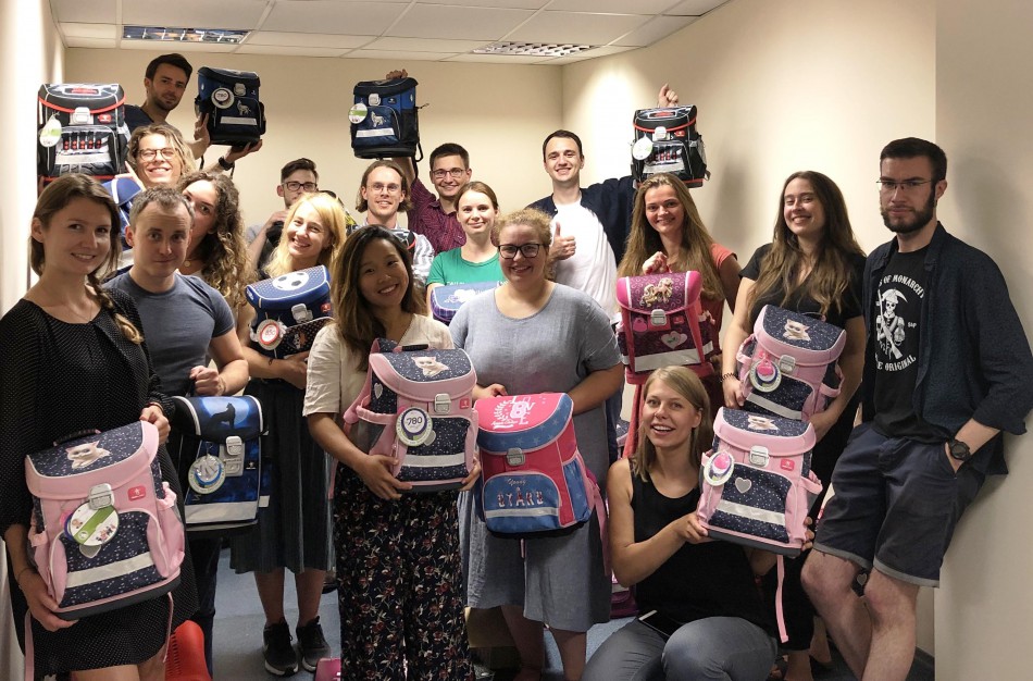 Kartu su projektu „Pirmoji kuprinė“ Continental dovanoja mokyklinius reikmenis pirmokams