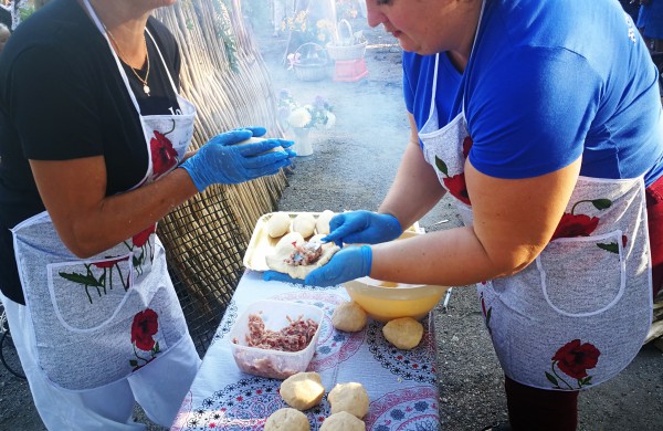 Cepelinų virimo čempionate ant laužo išvirta net 370 cepelinų