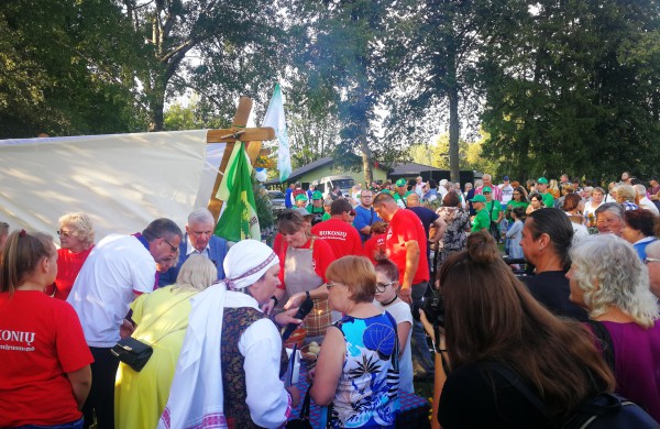 Cepelinų virimo čempionate ant laužo išvirta net 370 cepelinų