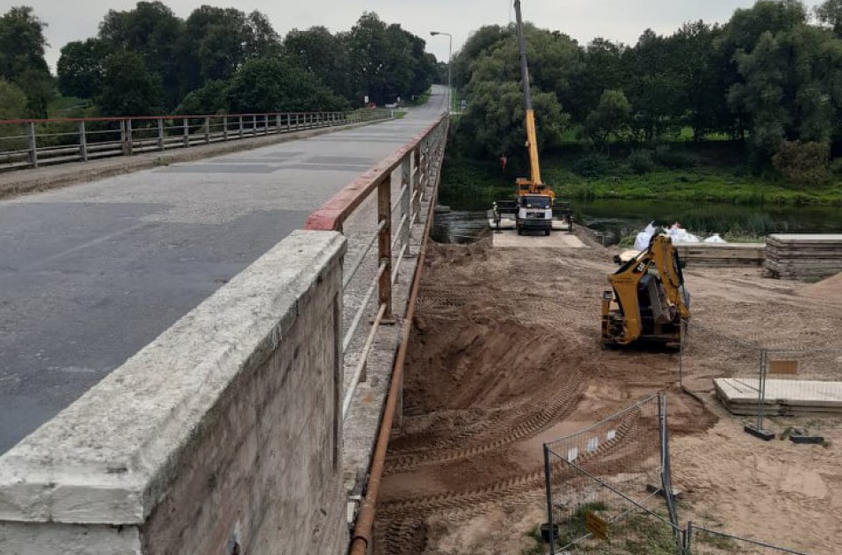 Prasidėjo tilto per Šventosios upę kapitalinis remontas: pažadai, kad jis nebus uždaromas, liks tik pažadais?
