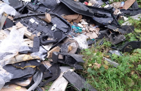 Užusalių seniūnija ieško naujo šiukšlyno „autorių“