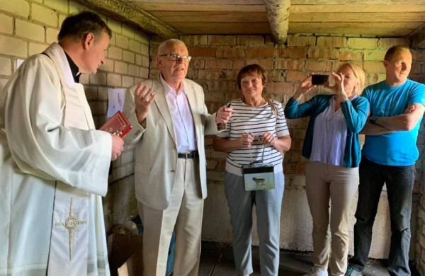 Ragožiuose naujus namus atrado egzotiškas Kamerūno ožiukas vardu Dzingulis