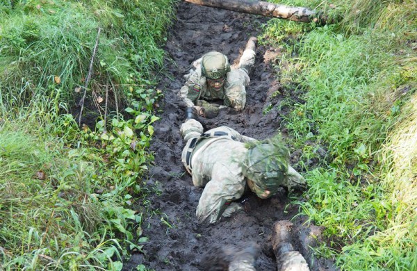 Visi kariūnai įveikė Bazinį kariūno kursą – „Šlovės taką“