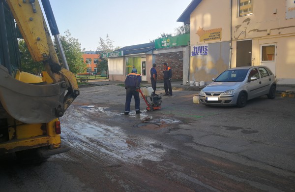 Trūkūs vamzdžiui be vandens liko penki namai