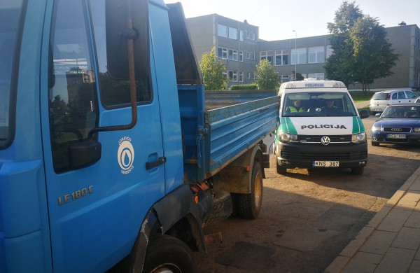 Trūkūs vamzdžiui be vandens liko penki namai