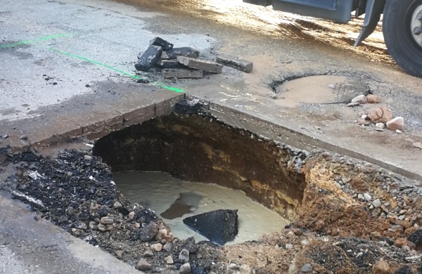 Trūkūs vamzdžiui be vandens liko penki namai