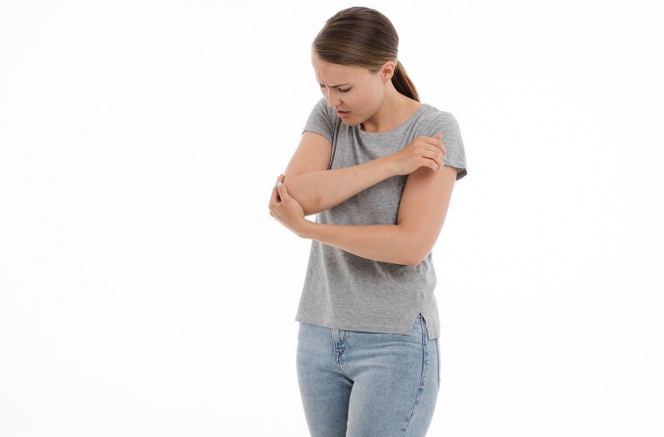 Epikondilitas – specifinių profesijų atstovus varginanti liga: svarbiausia pastebėti laiku