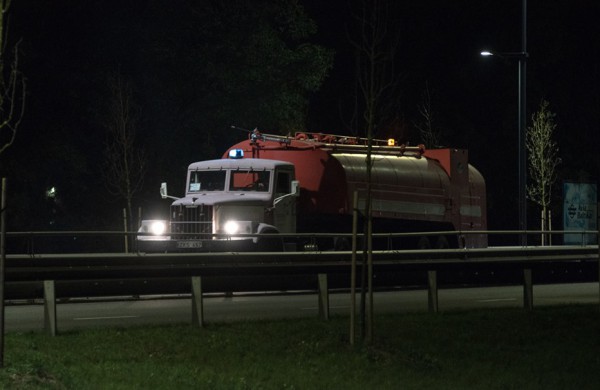 Karmėlavoje kilo didžiulis gaisras: liepsnas gesino sustiprintos ugniagesių gelbėtojų pajėgos 