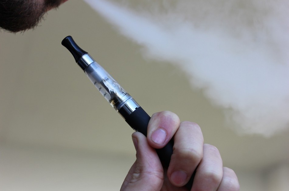Parlamentaras M. Majauskas siūlo uždrausti aromatizuotas elektronines cigaretes