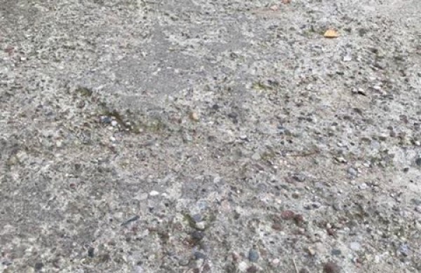 Skaitytojas piktinasi dėl panduso: Kaip žmogui su negalia juo nusileisti?