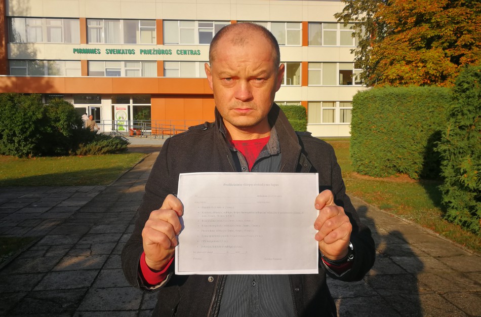 Aktyvistas A.Lobovas: Nepasirašinėkit neaiškių dokumentų!