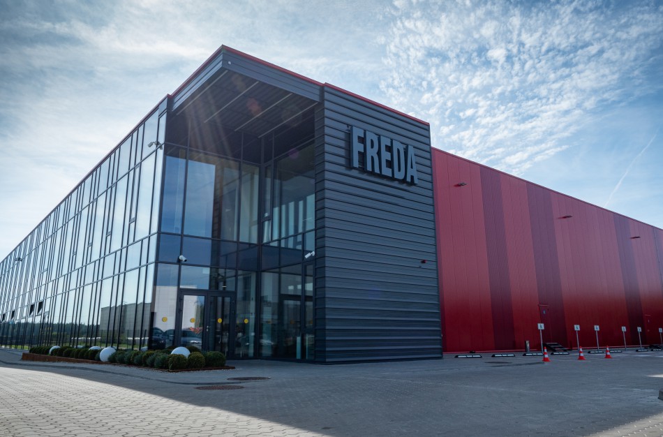 Naujai pastatytoje „Fredos“ gamykloje krizė negresia – atlyginimai viršija 1000 eurų