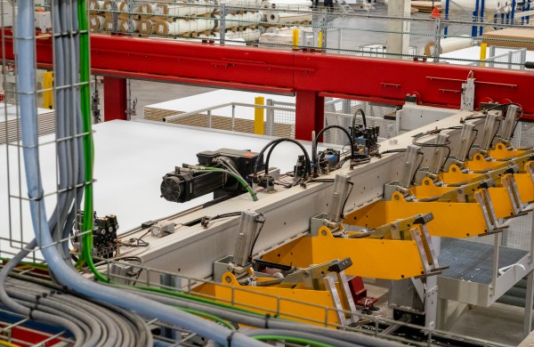 Naujai pastatytoje „Fredos“ gamykloje krizė negresia – atlyginimai viršija 1000 eurų