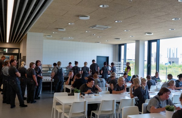 Naujai pastatytoje „Fredos“ gamykloje krizė negresia – atlyginimai viršija 1000 eurų