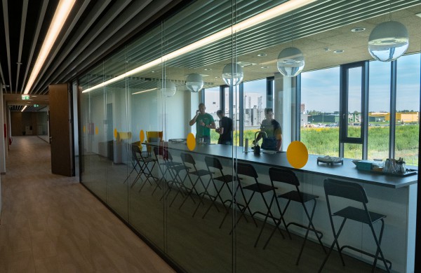 Naujai pastatytoje „Fredos“ gamykloje krizė negresia – atlyginimai viršija 1000 eurų