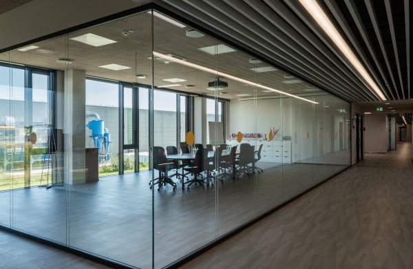 Naujai pastatytoje „Fredos“ gamykloje krizė negresia – atlyginimai viršija 1000 eurų