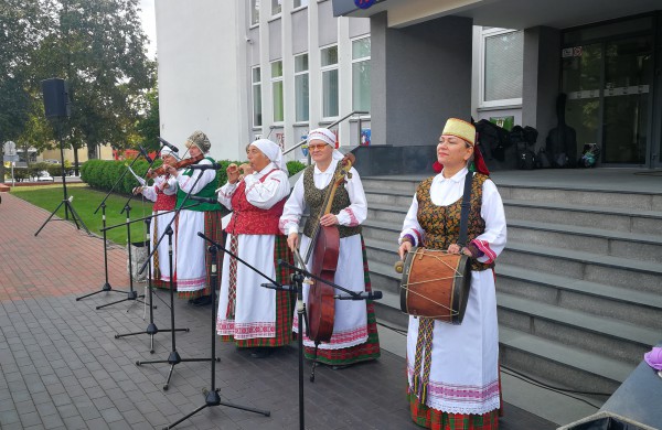 Jonaviečiai prisijungė prie akcijos „Visa Lietuva šoka”