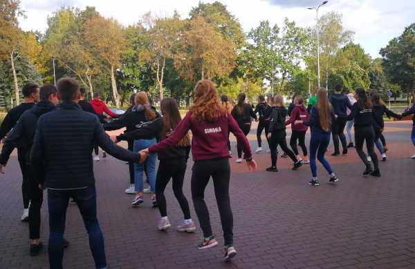 Jonaviečiai prisijungė prie akcijos „Visa Lietuva šoka”