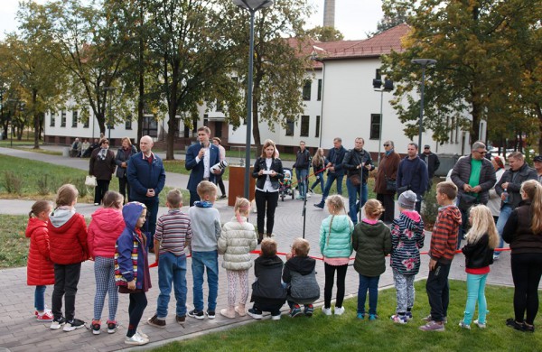 Ramybės skvere atidaryta nauja žaidimų aikštelė