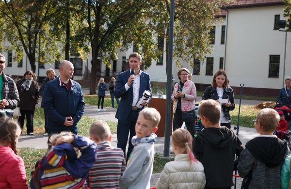 Ramybės skvere atidaryta nauja žaidimų aikštelė