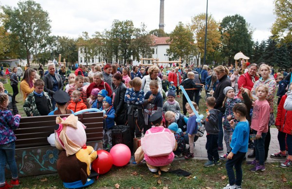 Ramybės skvere atidaryta nauja žaidimų aikštelė