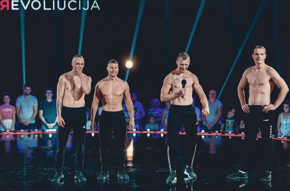 ,,Šokio revoliucijos“ scenoje – nuo kėdžių komisijos nares pakilti privertę jonaviečiai